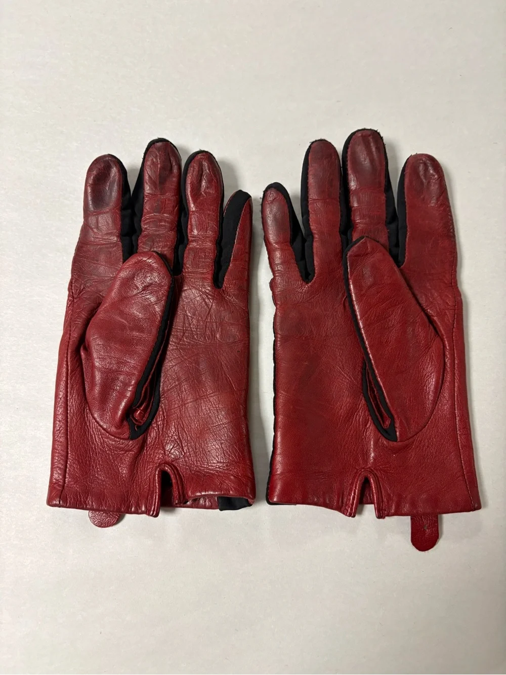 Red Leather Womens Wrist Gloves Polyester Lining Button Accents Medium